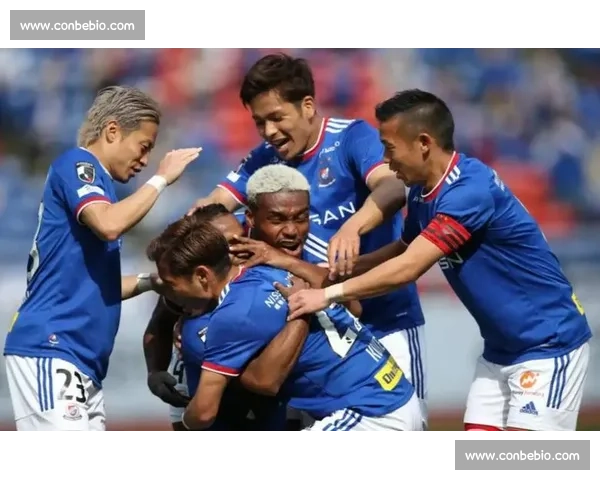 悉尼对阵横滨水手直播前瞻焦点战术与看点解析全面实力走势预测